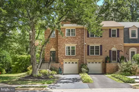 6800 Wild Rose Ct, Springfield, VA 22152