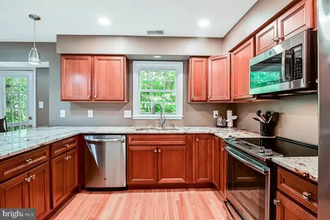 6800 Wild Rose Ct, Springfield, VA 22152 photo 16