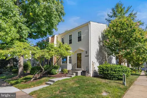 9175 Broken Oak Pl #39B, Burke, VA 22015