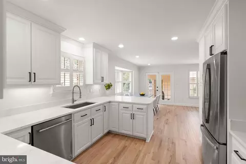 Kitchen - 6655 Madison Mclean Dr, Mclean, VA 22101 photo 4 of 5