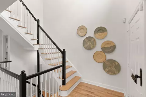 Entry Way - 6655 Madison Mclean Dr, Mclean, VA 22101 photo 4 of 12