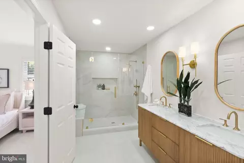 Bath - 6655 Madison Mclean Dr, Mclean, VA 22101 photo 3 of 6