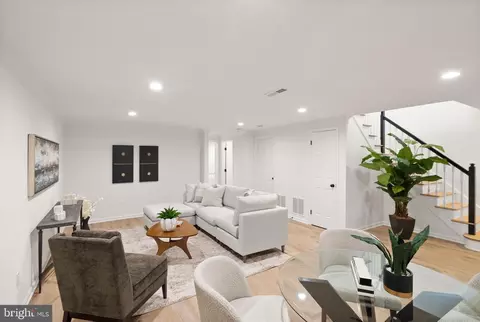 Living - 6655 Madison Mclean Dr, Mclean, VA 22101 photo 10 of 10