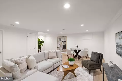 Living - 6655 Madison Mclean Dr, Mclean, VA 22101 photo 9 of 10