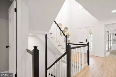 Entry Way - 6655 Madison Mclean Dr, Mclean, VA 22101 photo 9 of 12