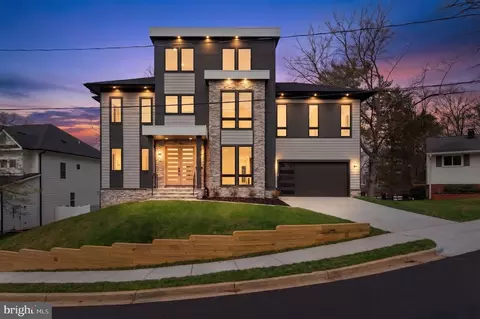 505 Adelman Cir SW, Vienna, VA 22180