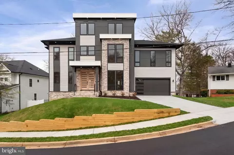 505 Adelman Cir SW, Vienna, VA 22180