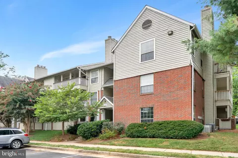 12164 Penderview Ln #1627, Fairfax, VA 22033
