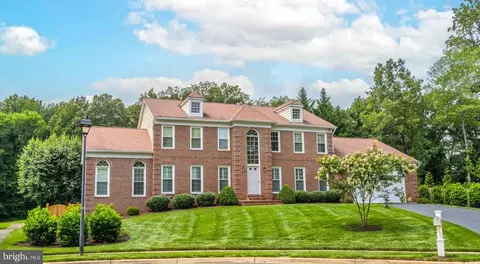 12524 Summer Pl, Herndon, VA 20171