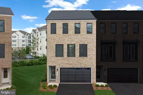 13728 Aviation Pl, Herndon, VA 20171