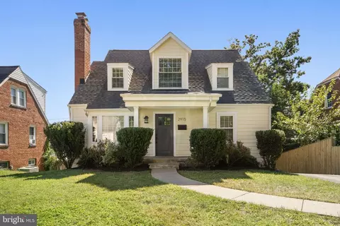 2915 Meadow Ln, Falls Church, VA 22042