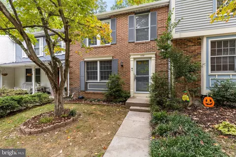 11751 Mossy Creek Ln, Reston, VA 20191