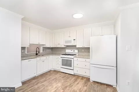 8010 Dayspring Ct, Springfield, VA 22153 photo 12