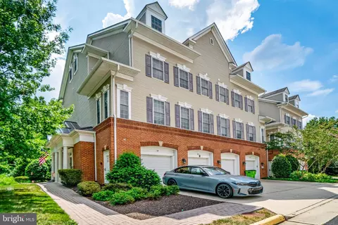 8975 Harrover Pl #75A, Lorton, VA 22079