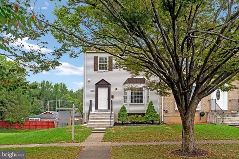 5950 Heritage Square Dr, Burke, VA 22015