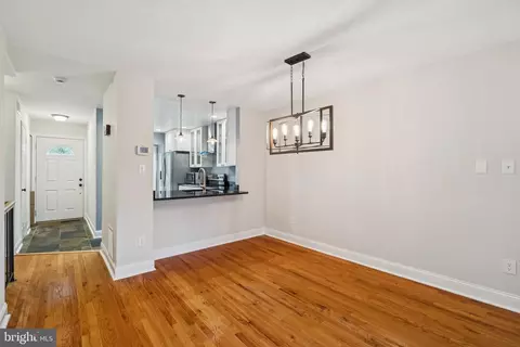 8482 Springfield Oaks Dr, Springfield, VA 22153 photo 10