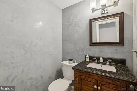 8482 Springfield Oaks Dr, Springfield, VA 22153 photo 25