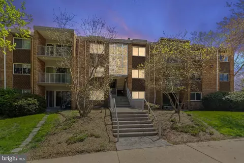 8000 Le Havre Pl #21/16, Falls Church, VA 22042