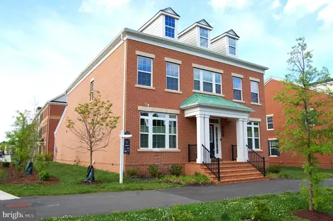 10606 Cedar Ave, Fairfax, VA 22030