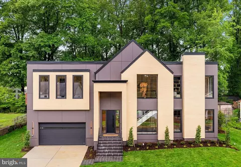 113 James Dr SW, Vienna, VA 22180