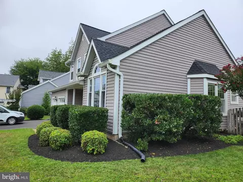 Exterior - 13250 Stone Heather, Herndon, VA 20171 photo 9 of 22