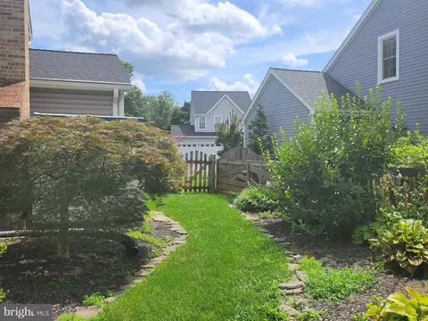 Exterior - 13250 Stone Heather, Herndon, VA 20171 photo 16 of 22
