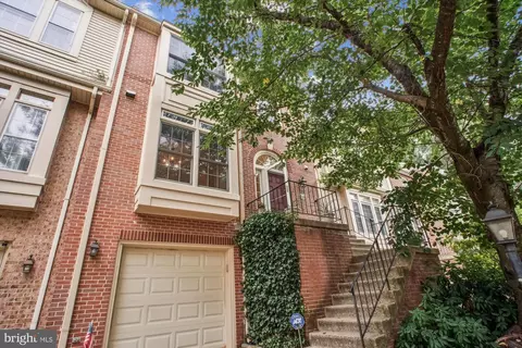 3853 Inverness Rd, Fairfax, VA 22033