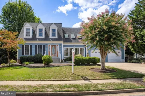 8804 Northern Spruce Ln, Alexandria, VA 22309