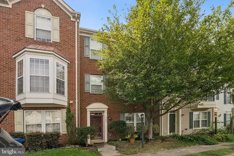 13683 Saint Johns Wood Pl, Herndon, VA 20171
