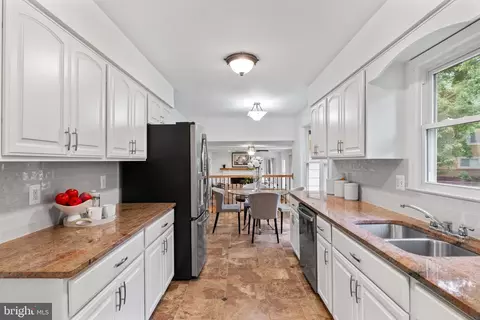 Kitchen - 1950 Weybridge Ln, Reston, VA 20191 photo 2 of 2