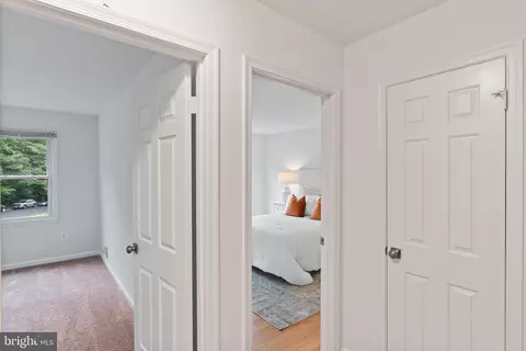 Entry Way - 1950 Weybridge Ln, Reston, VA 20191 photo 11 of 13