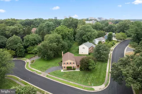 View/Area - 1950 Weybridge Ln, Reston, VA 20191 photo 1 of 4