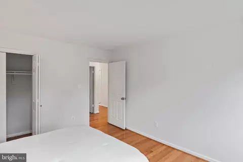 Bedroom - 1950 Weybridge Ln, Reston, VA 20191 photo 8 of 10