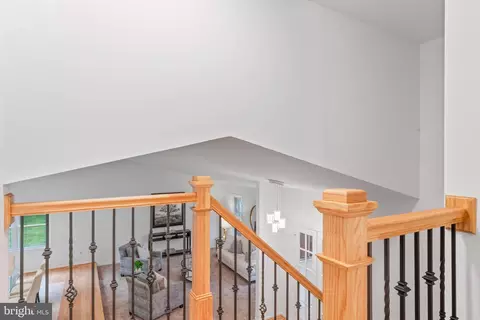 Entry Way - 1950 Weybridge Ln, Reston, VA 20191 photo 9 of 13