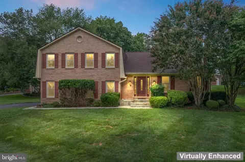 1950 Weybridge Ln, Reston, VA 20191