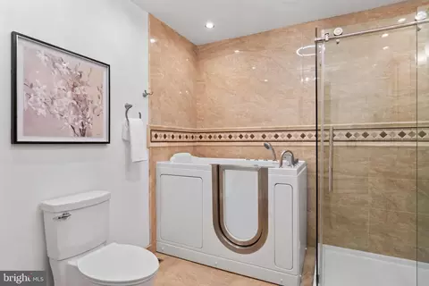 Bath - 1950 Weybridge Ln, Reston, VA 20191 photo 2 of 5