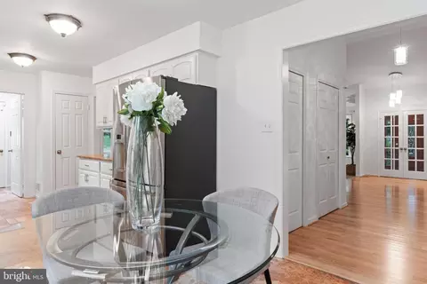 Entry Way - 1950 Weybridge Ln, Reston, VA 20191 photo 5 of 13