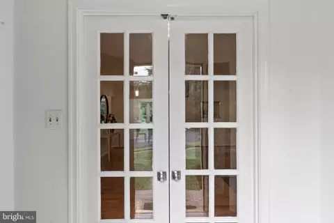Entry Way - 1950 Weybridge Ln, Reston, VA 20191 photo 2 of 13