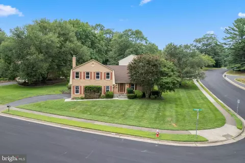 View/Area - 1950 Weybridge Ln, Reston, VA 20191 photo 2 of 4