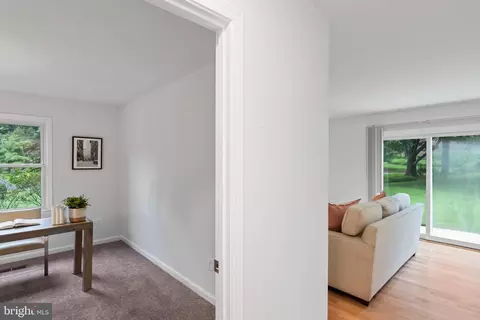 Entry Way - 1950 Weybridge Ln, Reston, VA 20191 photo 6 of 13