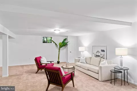 Living - 1950 Weybridge Ln, Reston, VA 20191 photo 4 of 5