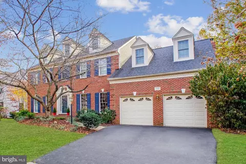 12811 Monroe Manor Dr, Herndon, VA 20171