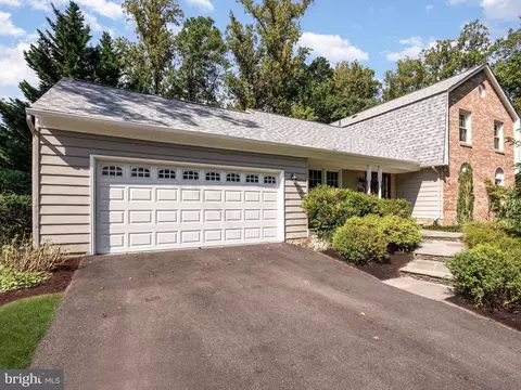 6505 Tiburon Ct, Springfield, VA 22152
