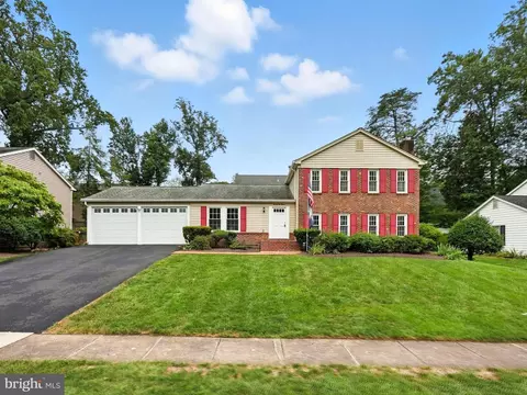7415 Beverly Manor Dr, Annandale, VA 22003