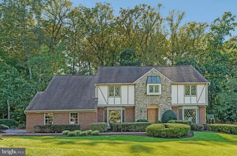 10309 Hickory Forest Dr, Oakton, VA 22124