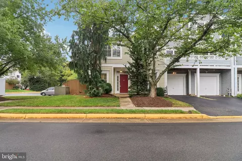 14456 Glencrest Cir #68, Centreville, VA 20120