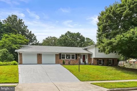 2509 Lakevale Dr, Vienna, VA 22181