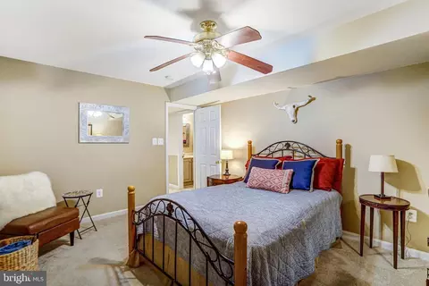 6815 Bluecurl Cir, Springfield, VA 22152 photo 38