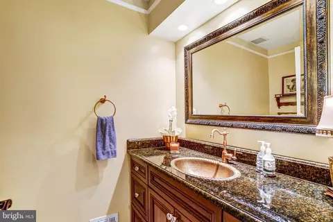 6815 Bluecurl Cir, Springfield, VA 22152 photo 18