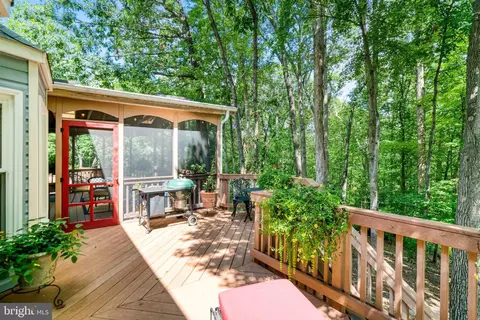 6815 Bluecurl Cir, Springfield, VA 22152 photo 37